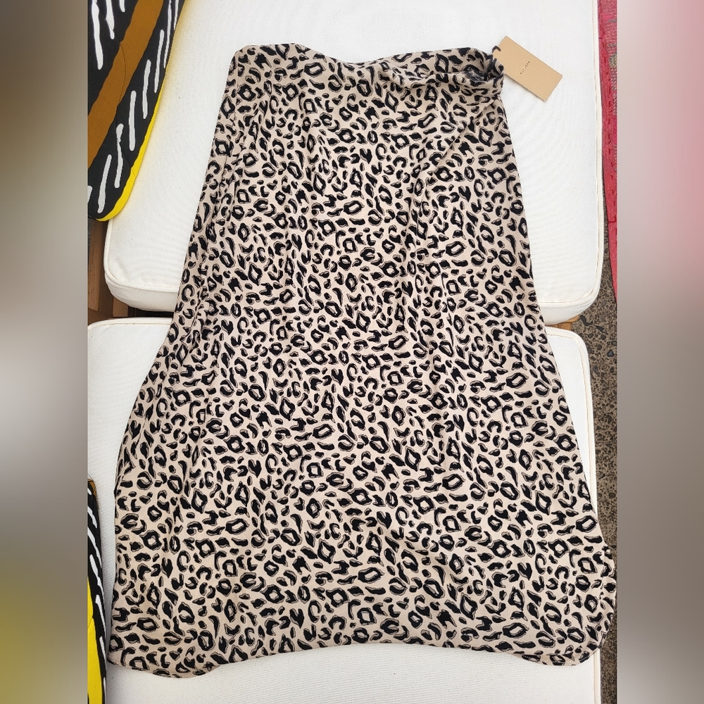 NWT Halogen Printed Animal skirt